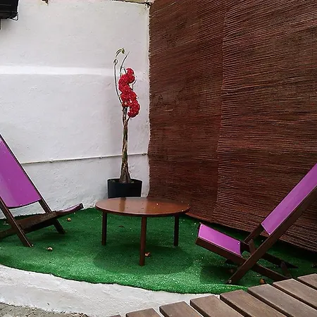 Graca 28 Hostal *