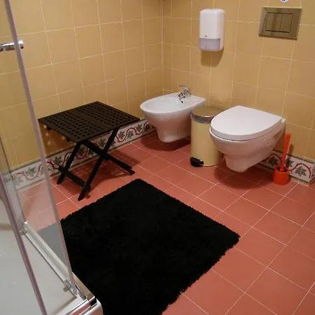 Graca 28 Hostal *